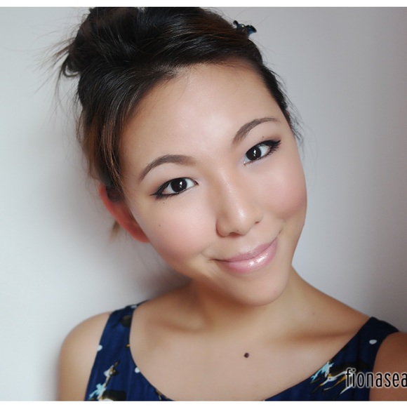 🌟LE🌟MAC X Cinderella Collection Lustre Lipstick in Free As A Butterfly - Picture 4 of 14